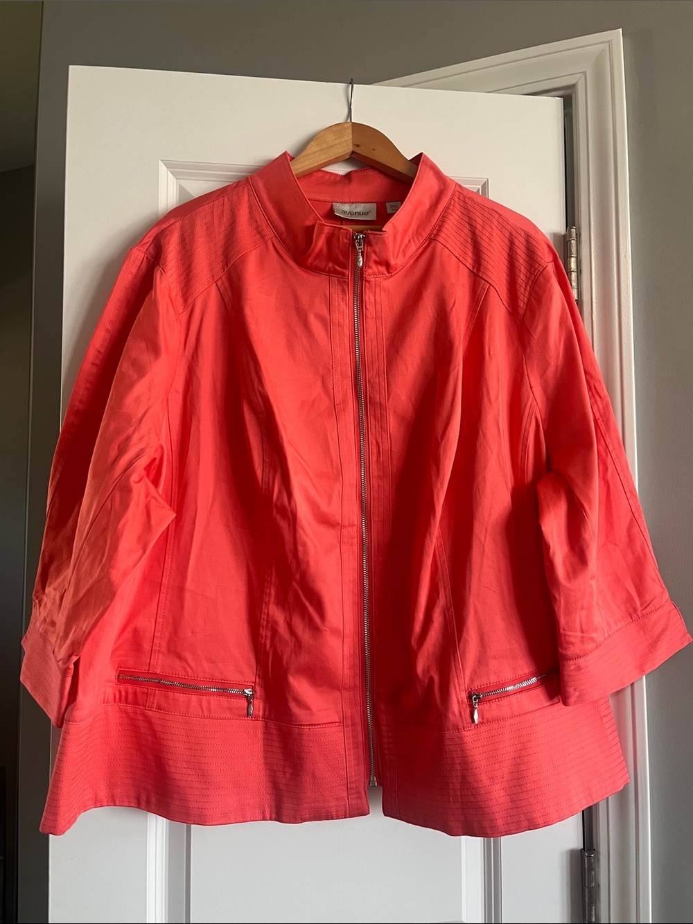 Avenue Plus Size 30/32 or 1X, Coral Zip Front Lightweight Jacket Silver Zippers